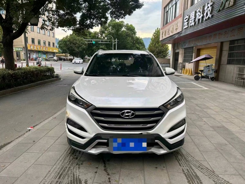 嘉兴17年现代新胜达1