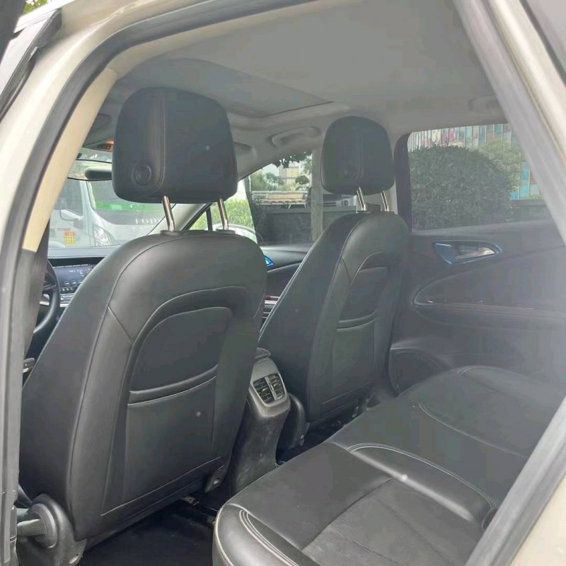 枣庄20年别克威朗8