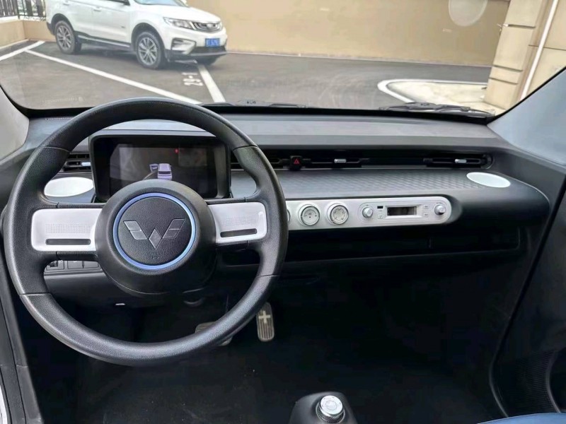 東營22年五菱汽車宏光MINI EV8