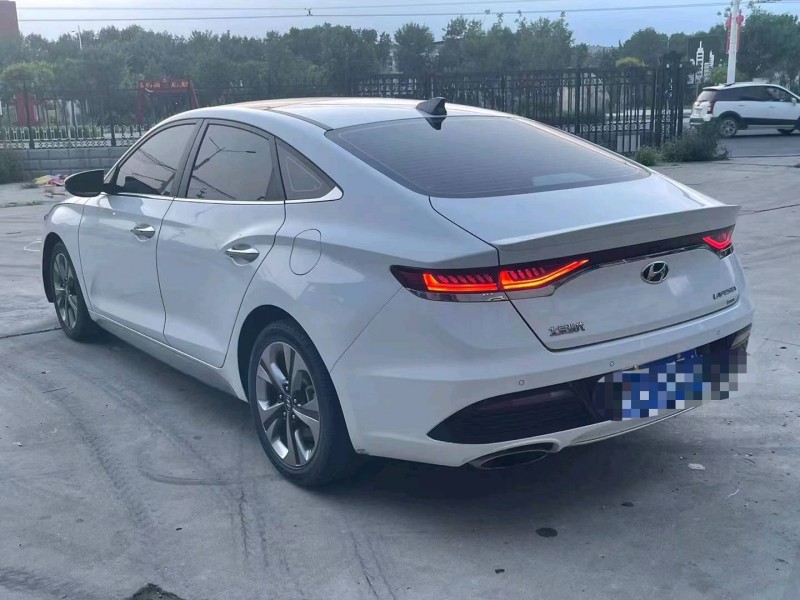 保定18年现代菲斯塔8