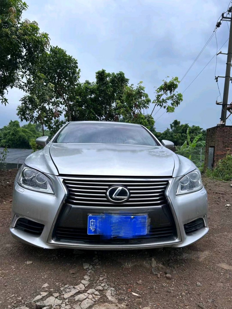 广州13年雷克萨斯LS1