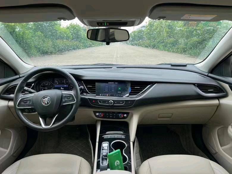 盐城20年别克君威8