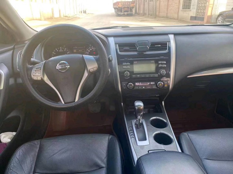 保定15年日产天籁6