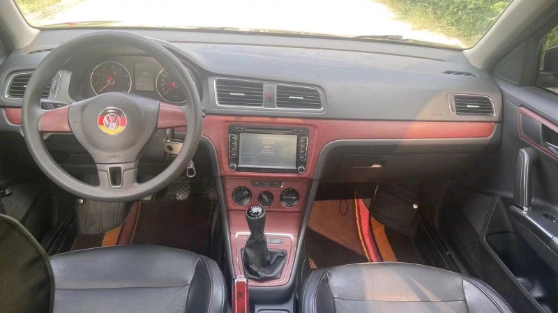 济南15年大众朗逸7