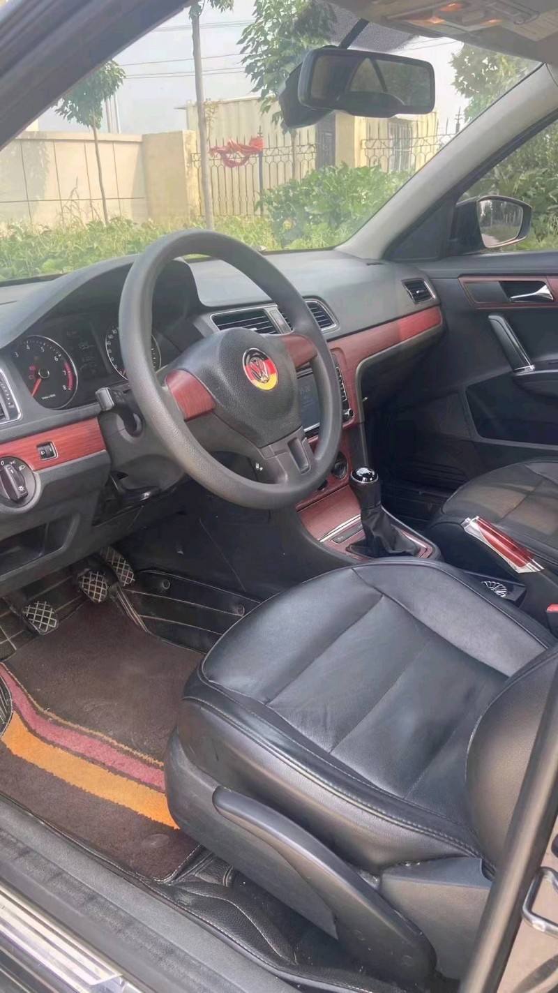 济南15年大众朗逸8