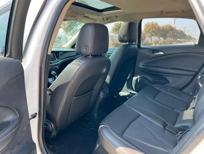 盐城17年别克威朗7