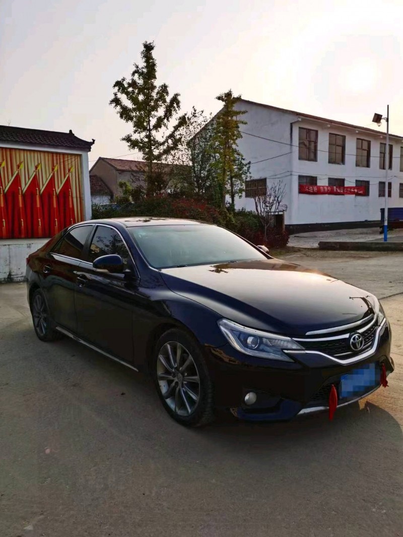 济南14年丰田锐志3