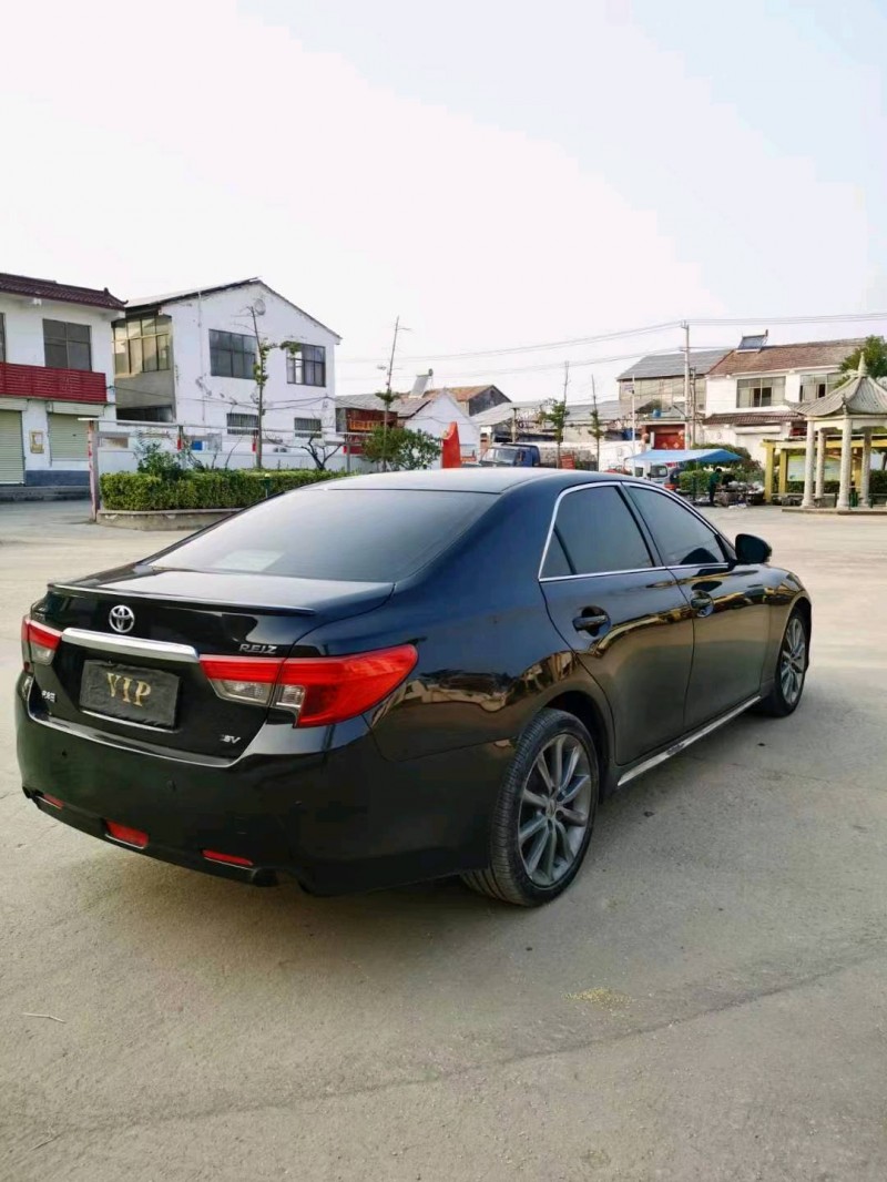 济南14年丰田锐志5