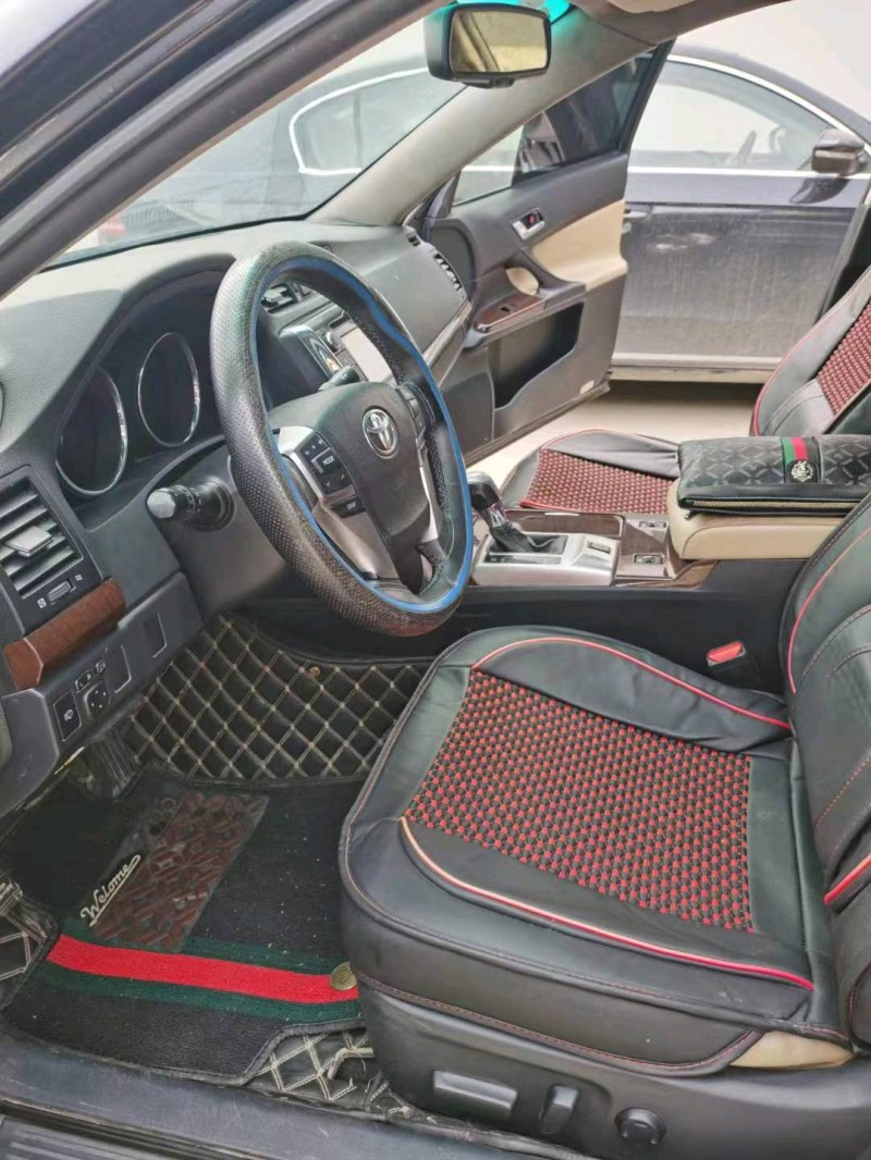 济南14年丰田锐志6