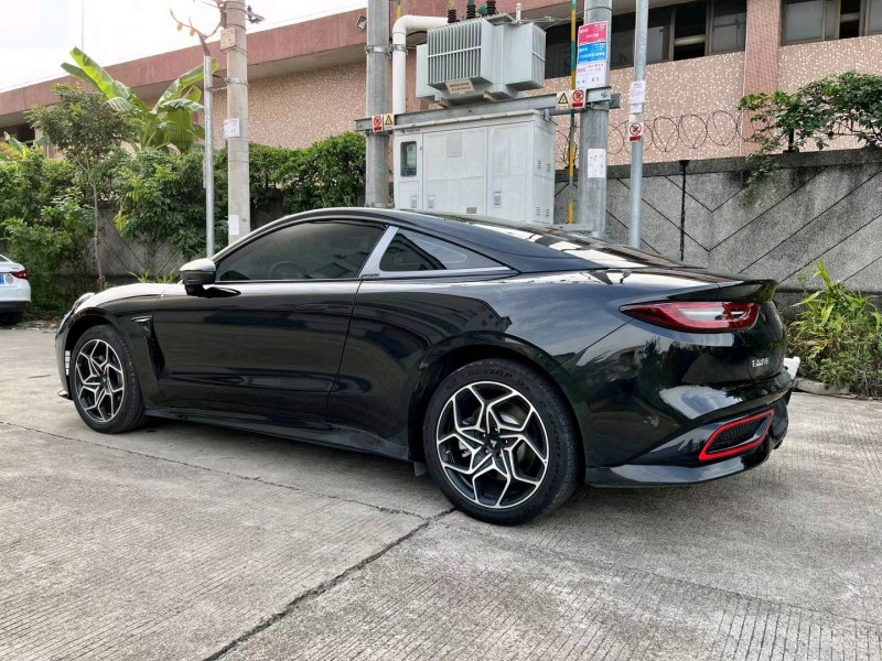 廣州23年哪吒GT8