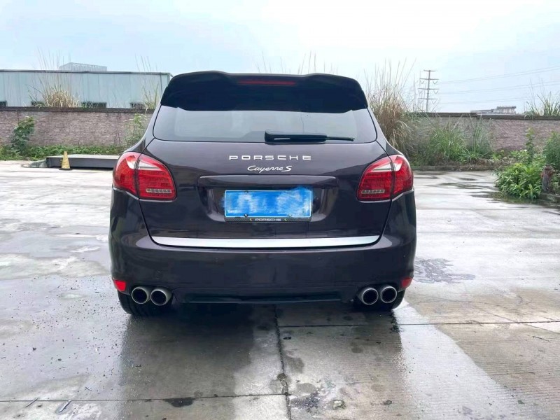 宜昌12年保时捷卡宴4