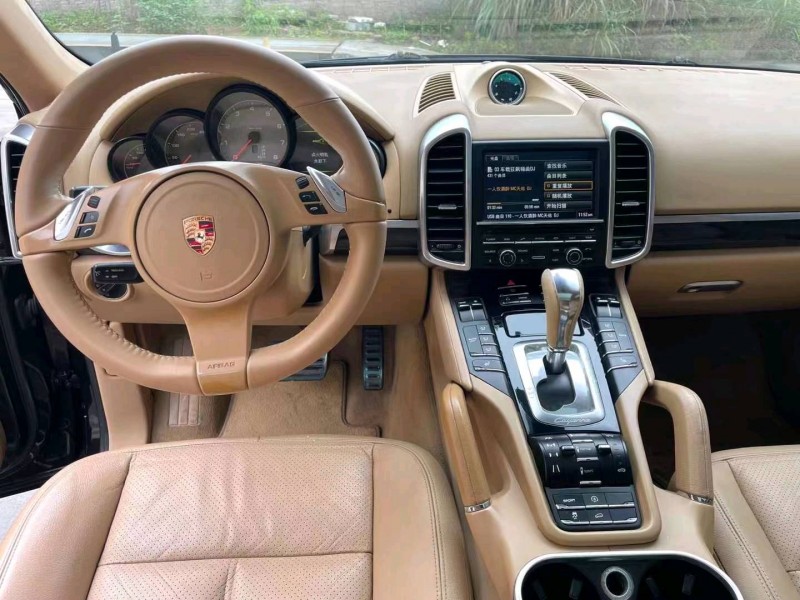 宜昌12年保时捷卡宴5