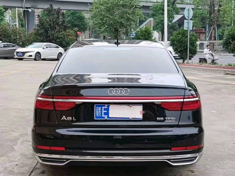 宜昌19年奥迪A8L2