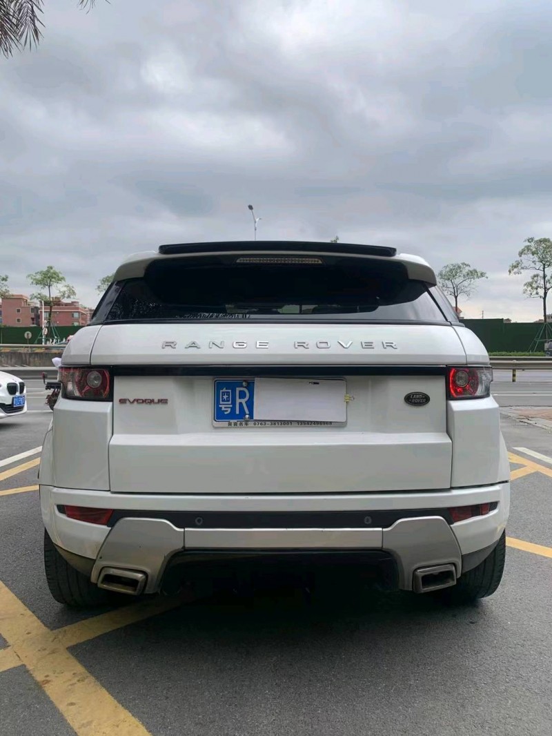 广州12年路虎极光9