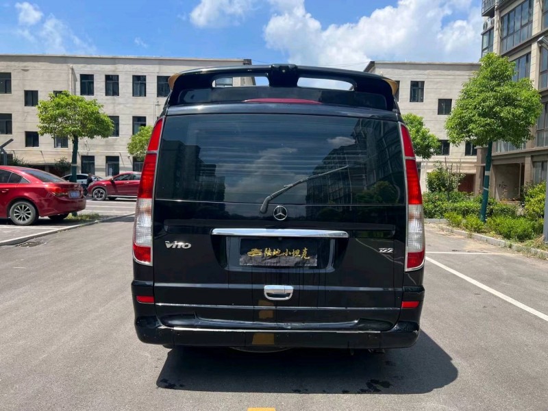 徐州14年奔驰威霆9