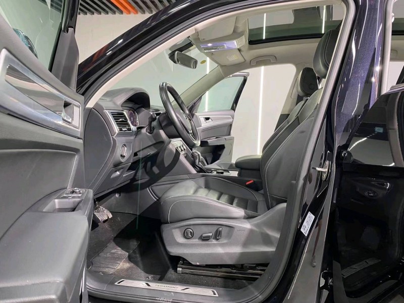 成都21年大众途昂8