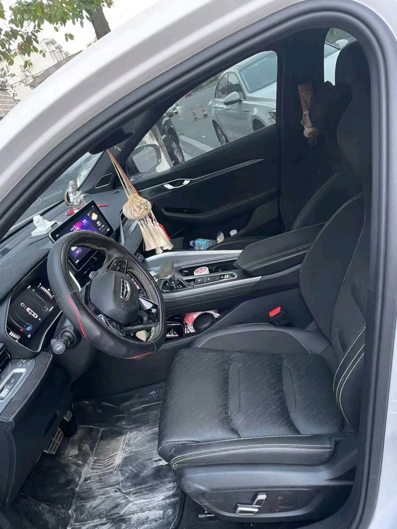 成都22年吉利星瑞8