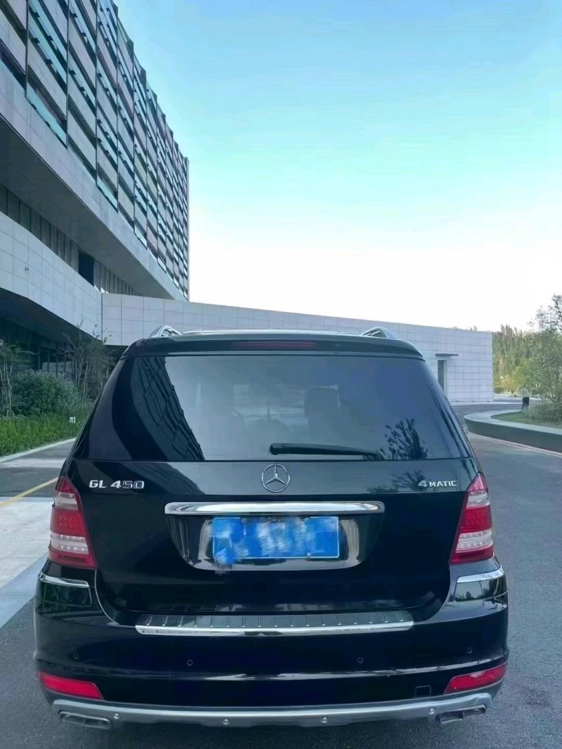 聊城10年奔驰GL8