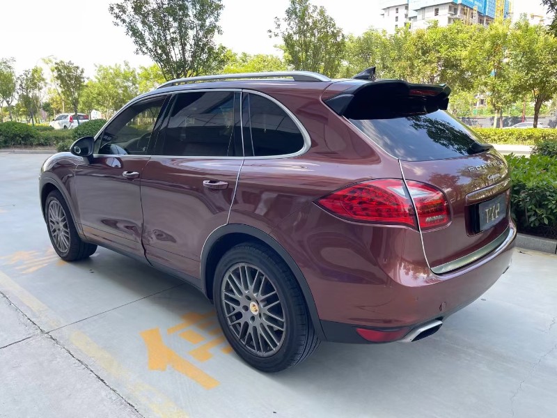 济宁12年保时捷卡宴2