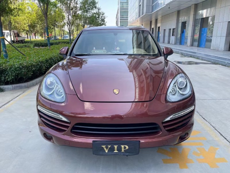 济宁12年保时捷卡宴1
