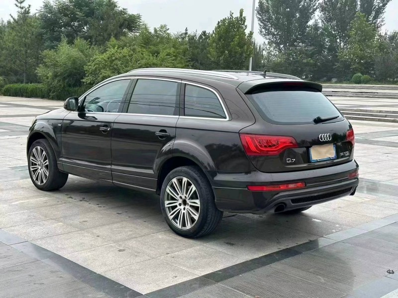 东营13年奥迪Q75