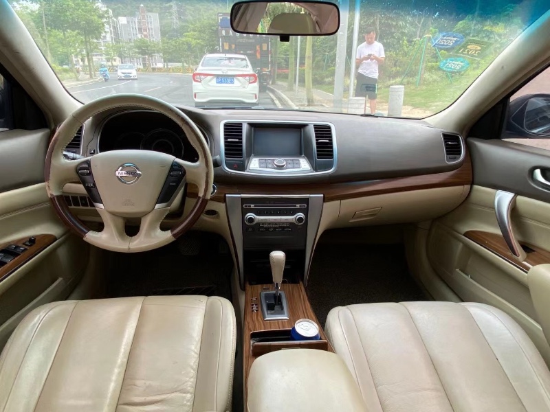 广州11年日产天籁7