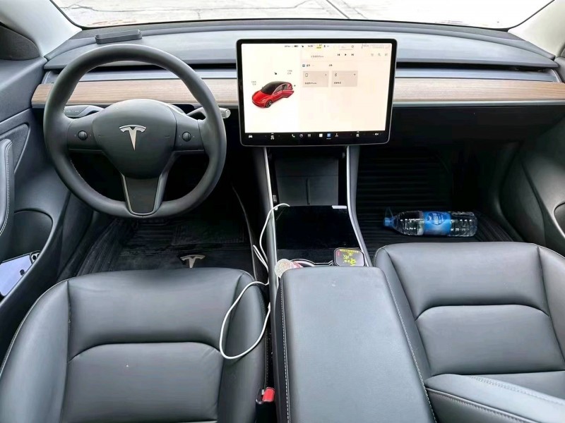 保定22年特斯拉MODEL 35
