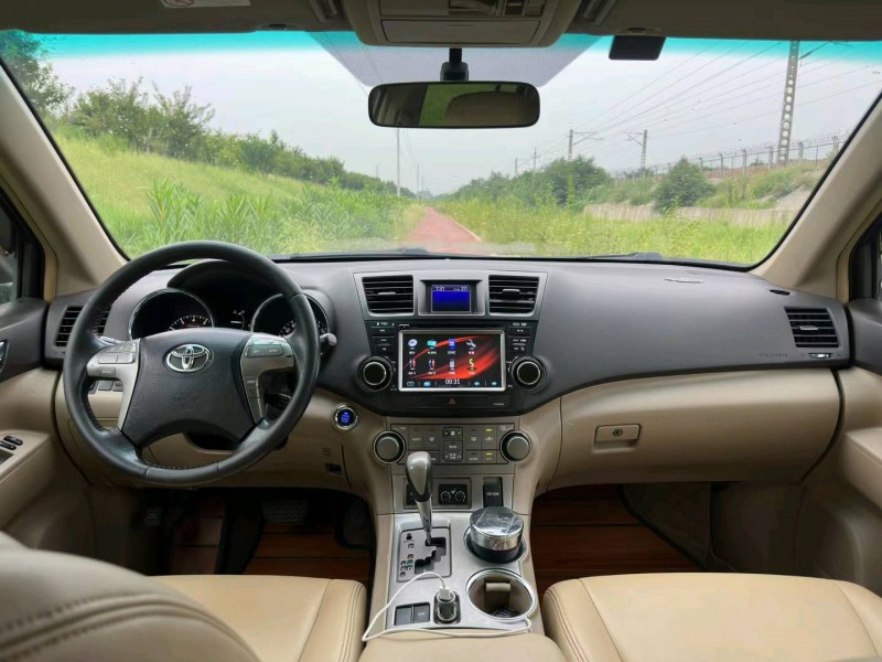 东营12年丰田汉兰达5