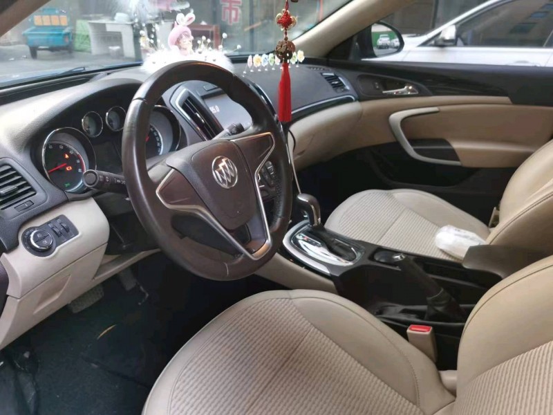 嘉兴15年别克君威3