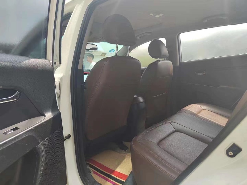 徐州14年起亚智跑9