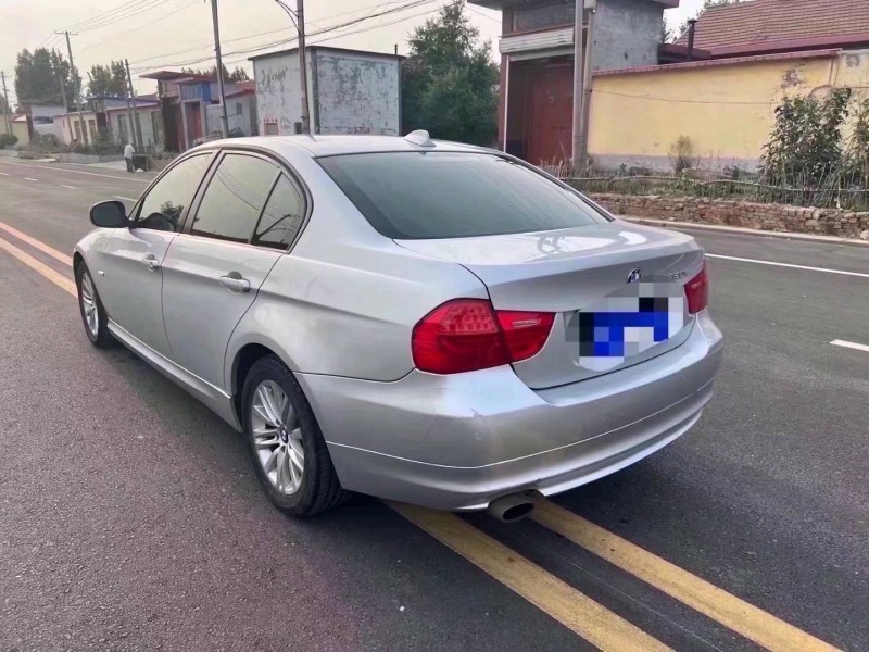 济南11年宝马3系8