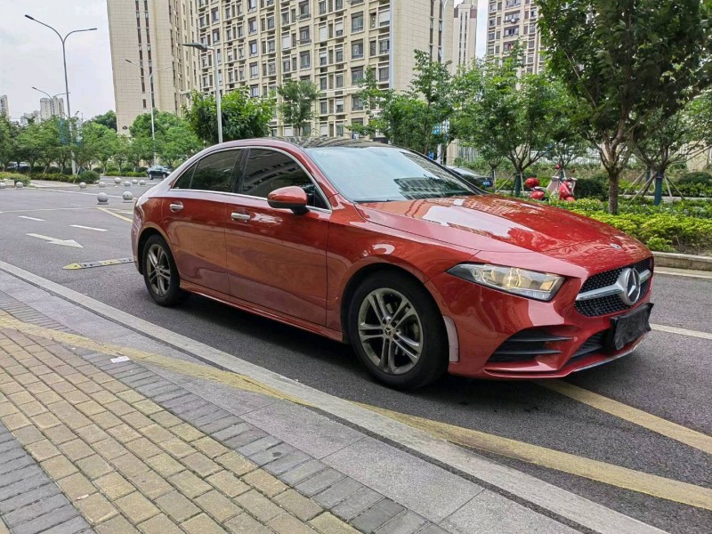 苏州21年奔驰A3