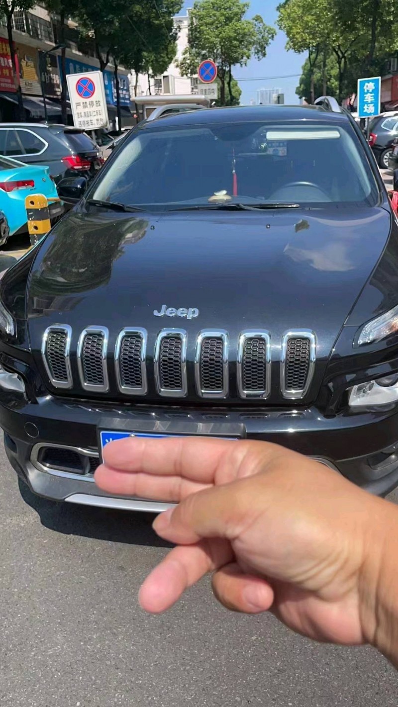 湘潭19年Jeep自由光1