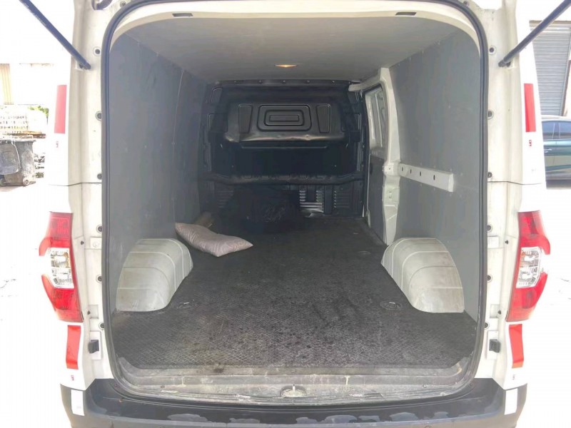 广州22年大通EV30L4