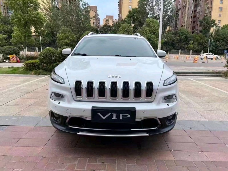 衡阳16年Jeep自由光1