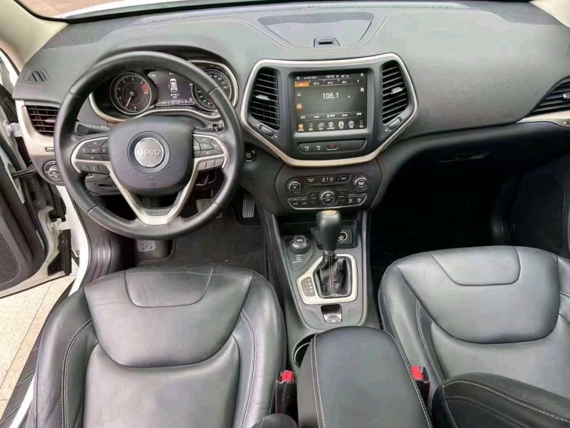 衡阳16年Jeep自由光9