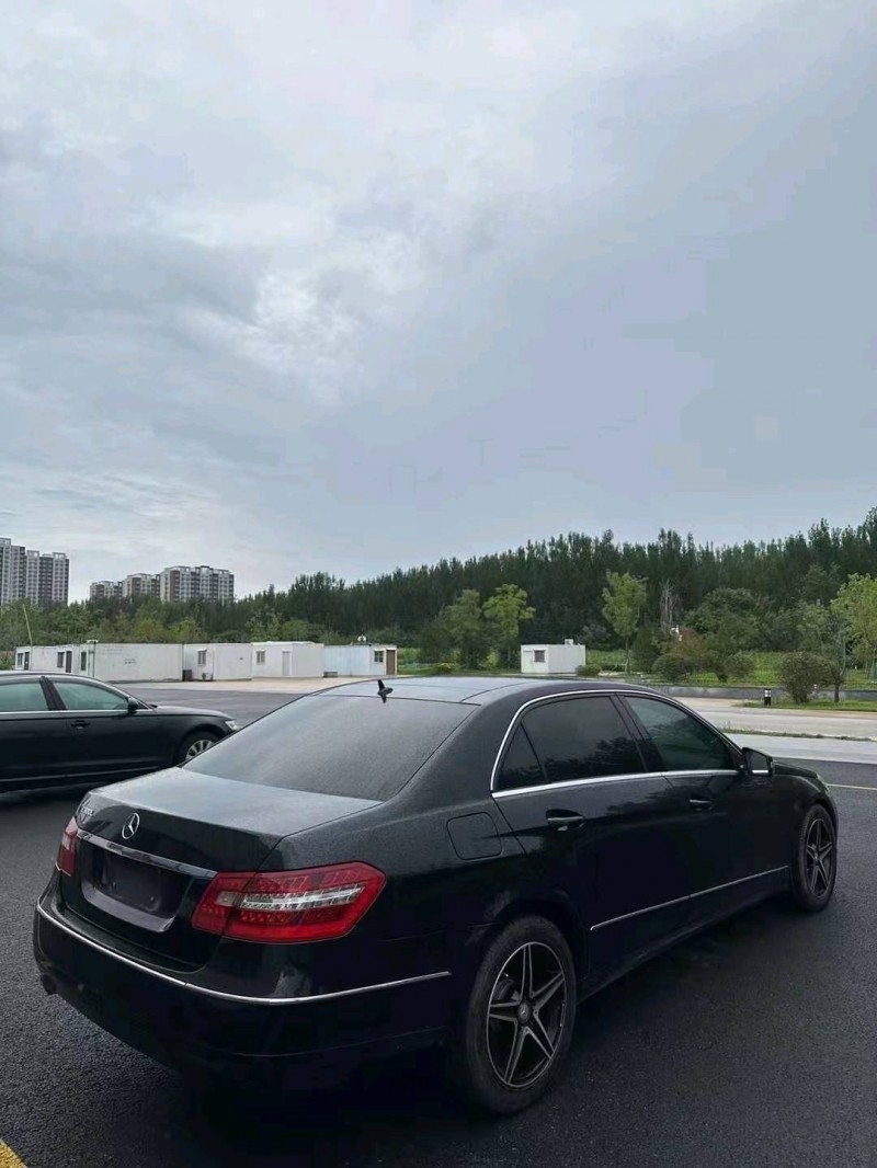 济南13年奔驰E4