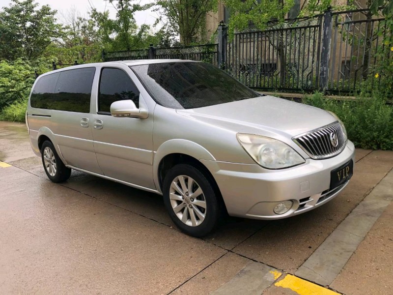 青岛11年别克GL82