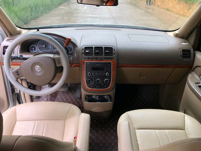 青岛11年别克GL86