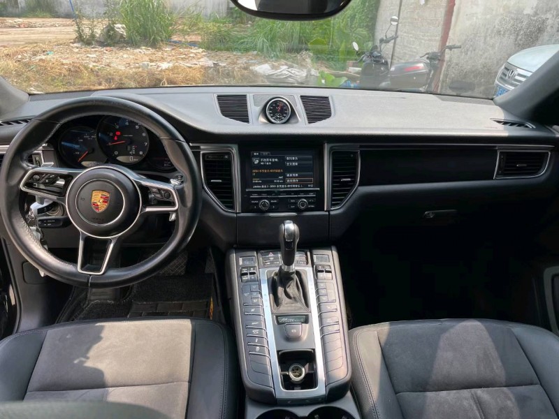 广州15年保时捷Macan4
