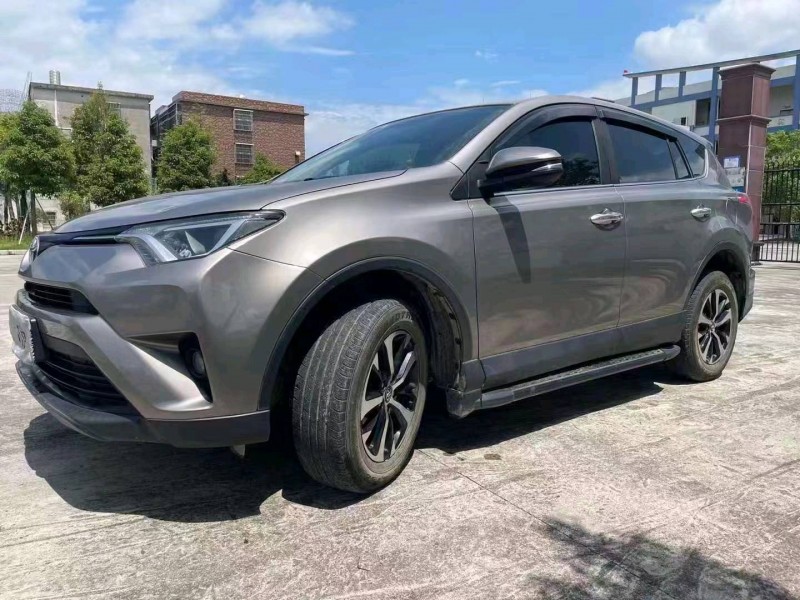 珠海20年丰田RAV43