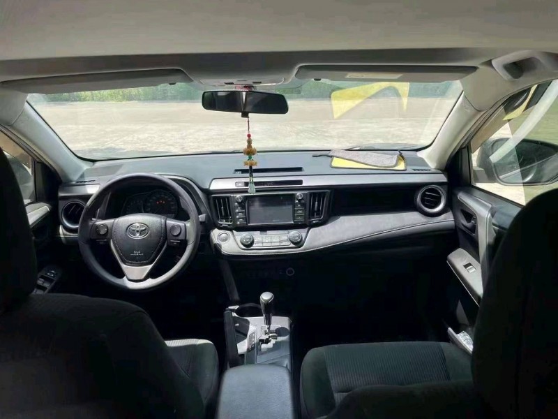 珠海20年丰田RAV44