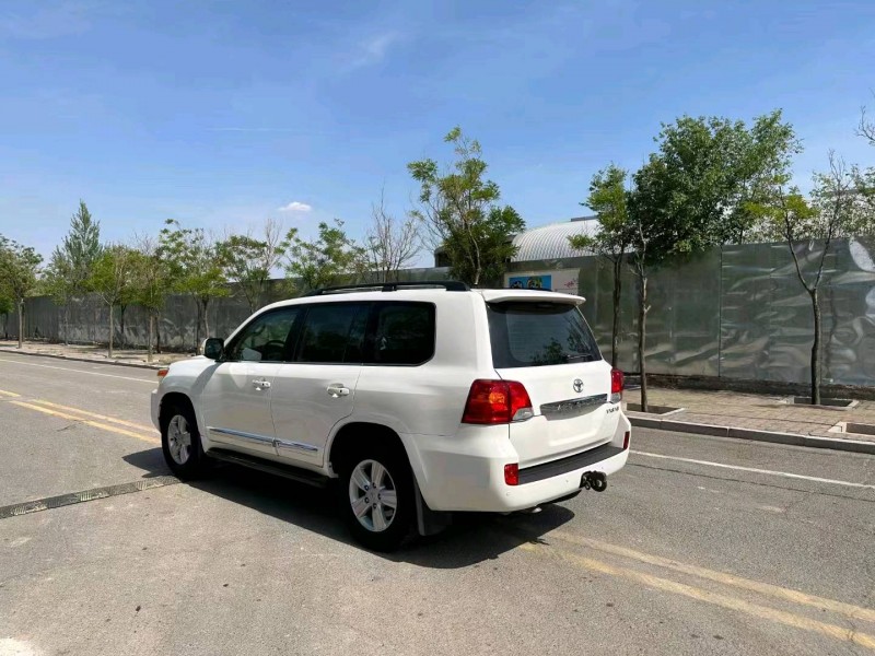 济南13年丰田兰德酷路泽3