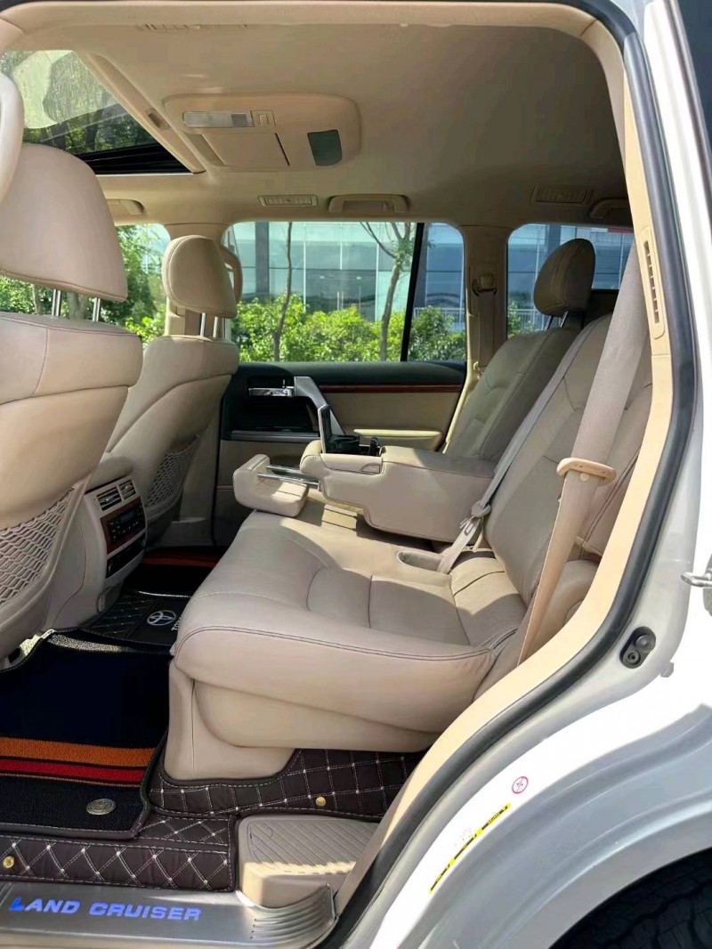 济南13年丰田兰德酷路泽4