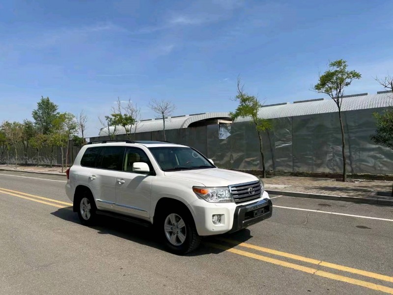 济南13年丰田兰德酷路泽5