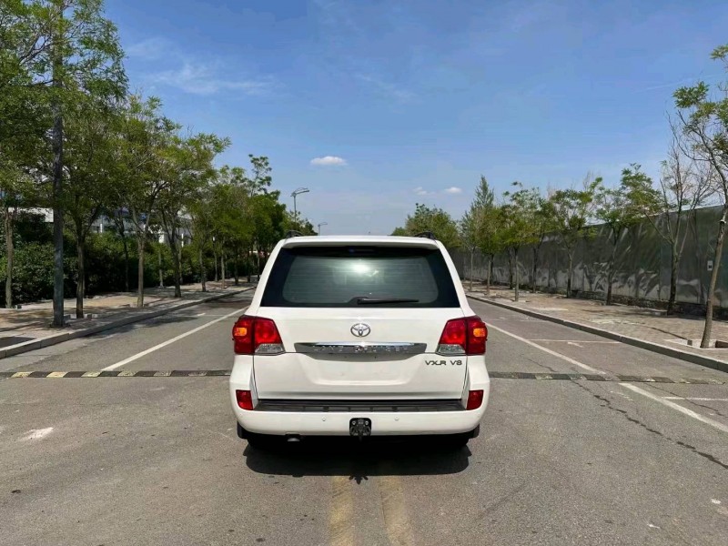 济南13年丰田兰德酷路泽6