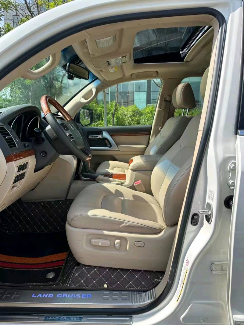 济南13年丰田兰德酷路泽7