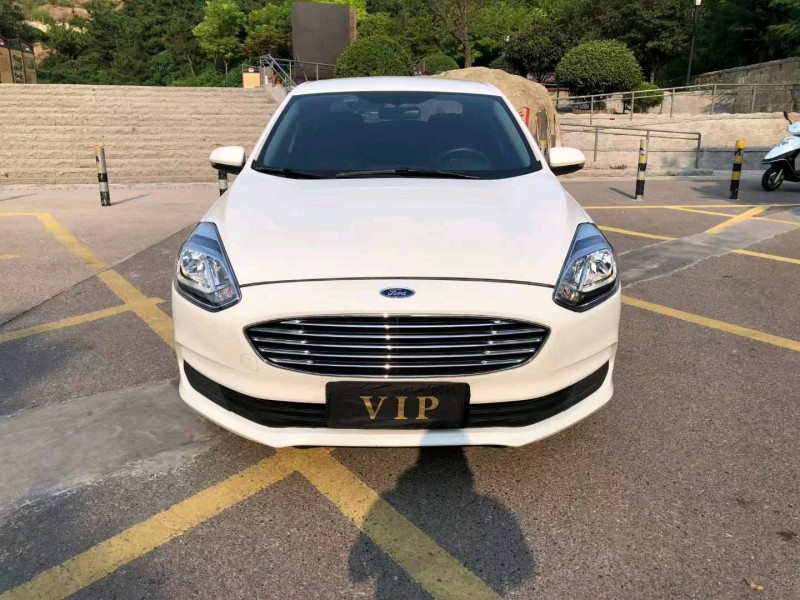 枣庄19年福特福睿斯1