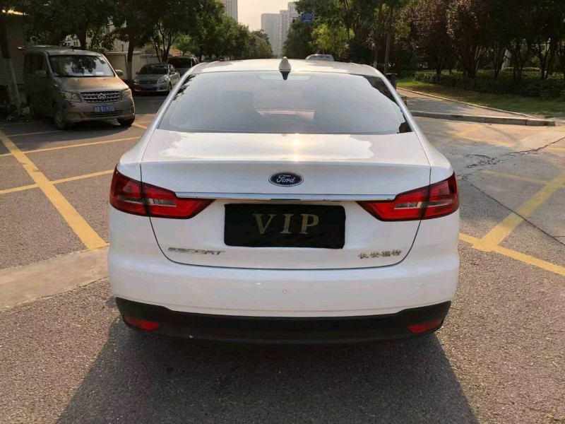 枣庄19年福特福睿斯2