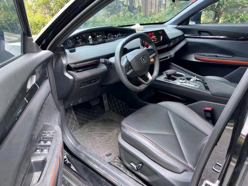 邵阳22年长安汽车UNI-V6